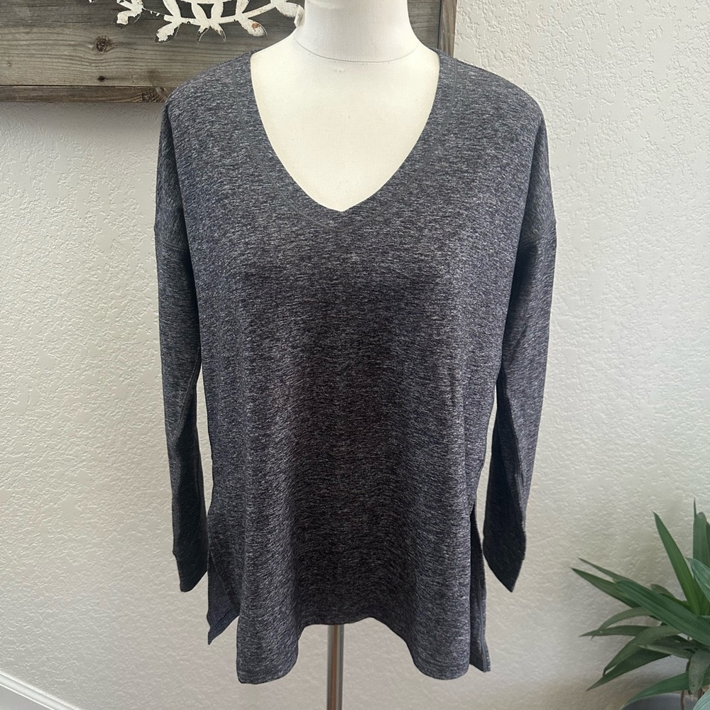 Lululemon Dash to Class Women's V-Neck Long Sleeve Knit Top - Charcoal Gray 8